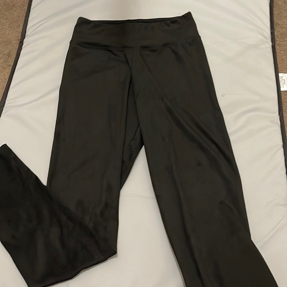 Black velvet athletes yoga leggings size M